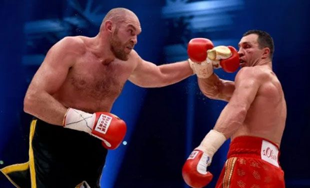 Tyson Fury Tantang Tiga...