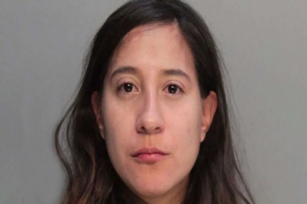 Wanita Florida Gigit...