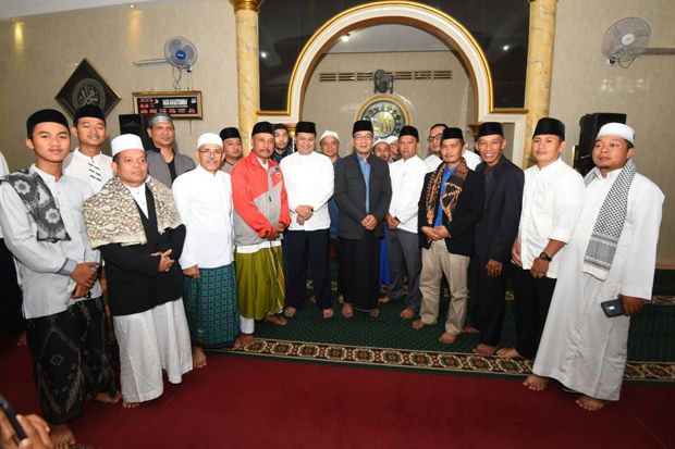 Gubernur Jabar Ajak...