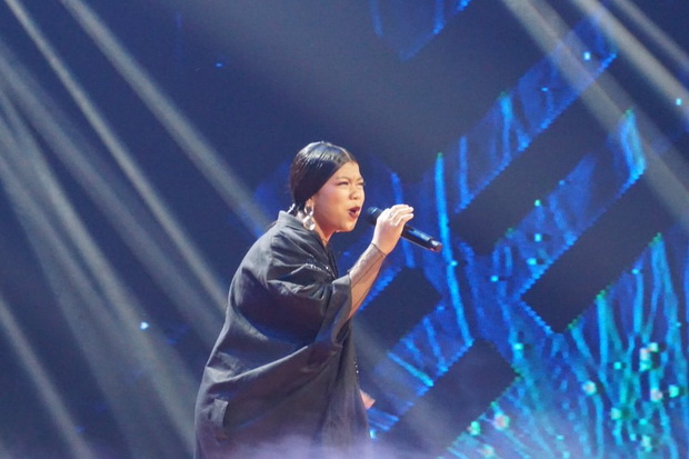 Novia Tampil ala Lady...