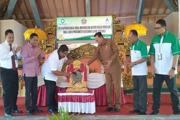 Bupati Buleleng Mengajak...