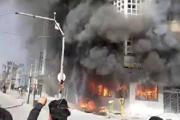 Khamenei Bilang Demonstran...