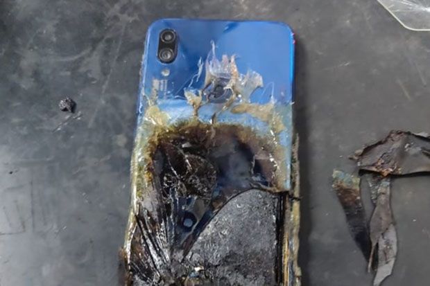 Redmi Note 7S Terbakar...
