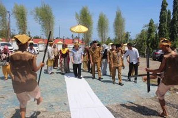 Pemkab Morowali Sambut...