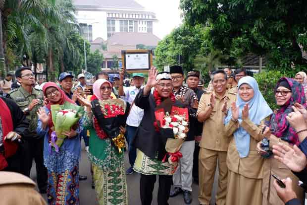 Depok Dapat Penghargaan...