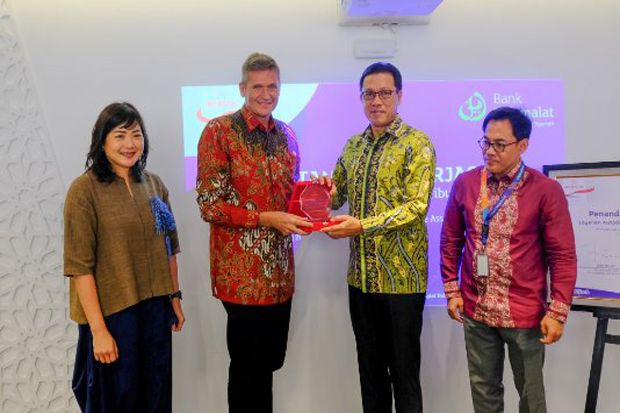 Bank Muamalat dan Prudential...