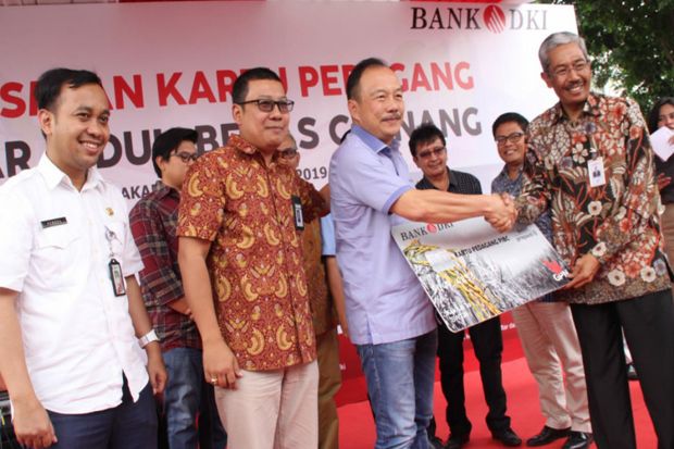 Tingkatkan Layanan Keuangan,...