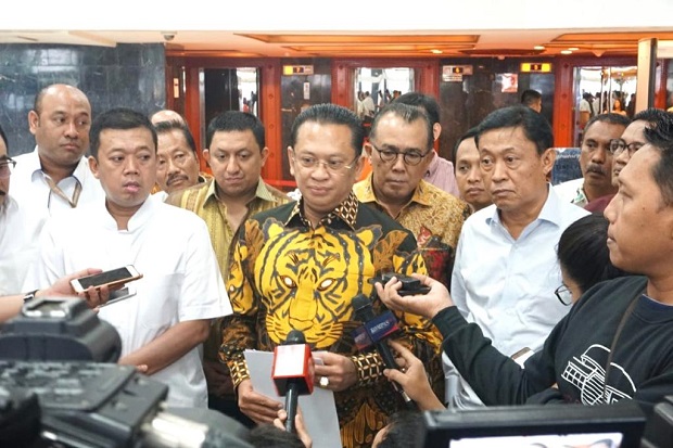 Maju Caketum Golkar,...