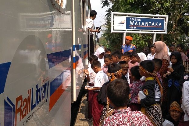 PT KAI Ajak Siswa SDN...