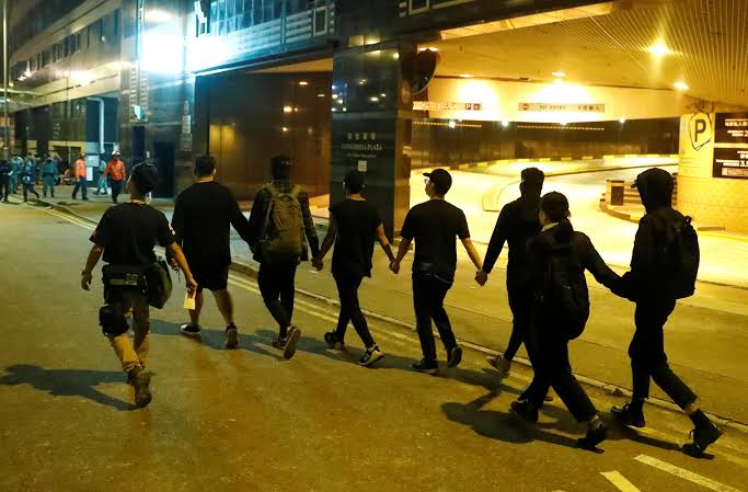 8 Demonstran Hong Kong...