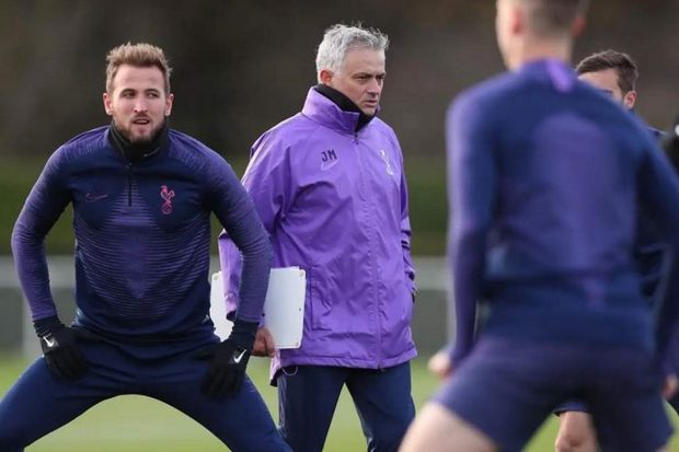 Mourinho Ingin Bantu...