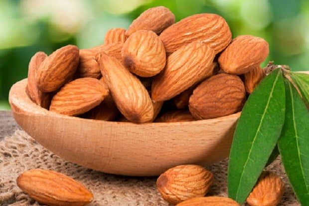 Kacang Almond Membantu...