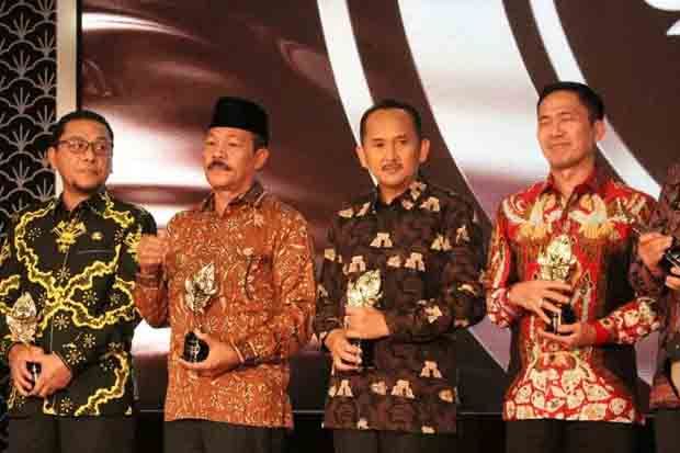 Lebak Raih Penghargaan...