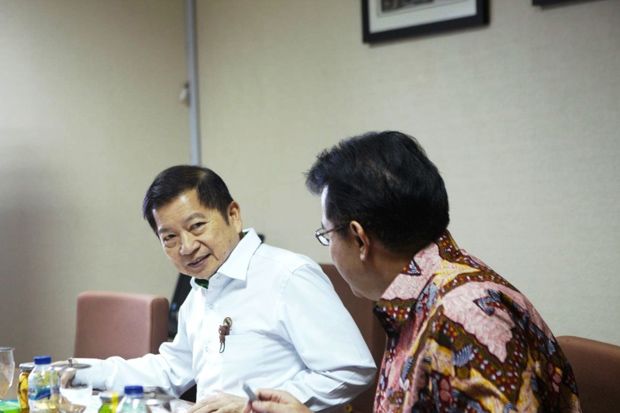 PNS Bekerja di Luar...