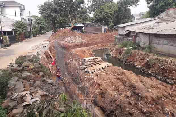 Takut Preman, Dinas...
