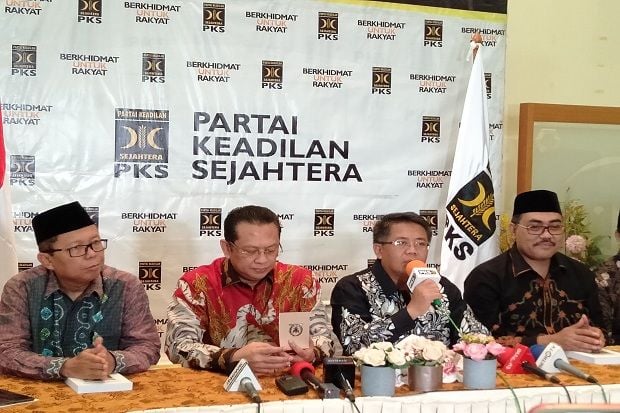 PKS Tolak Usulan Masa...