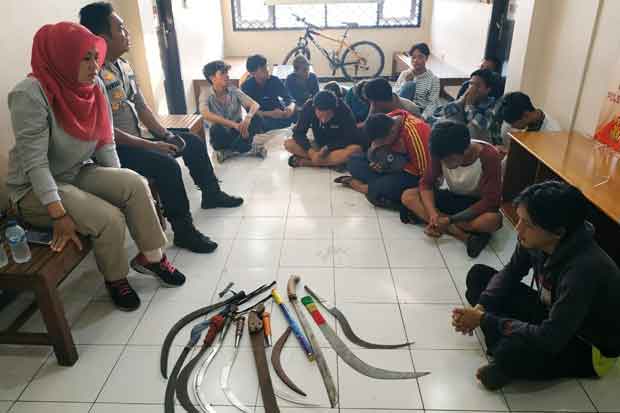 Lurah Kayu Putih Amankan...