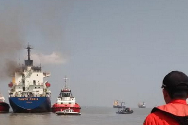 KM Tanto Ceria Terbakar...