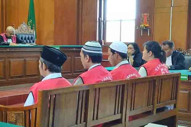 4 Terdakwa Perkara Penipuan...