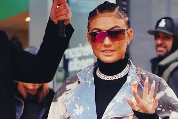 Agnez Mo Mengklaim Tak...
