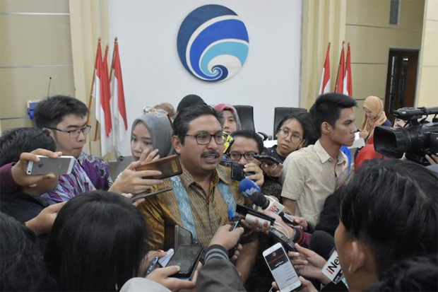 Menkominfo Johnny Minta...
