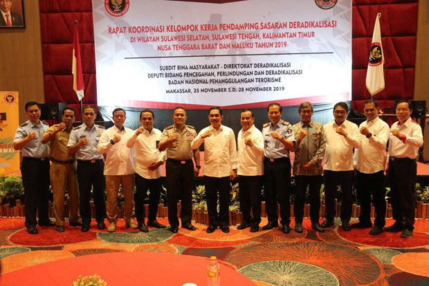 Masyarakat dan Pemerintah...