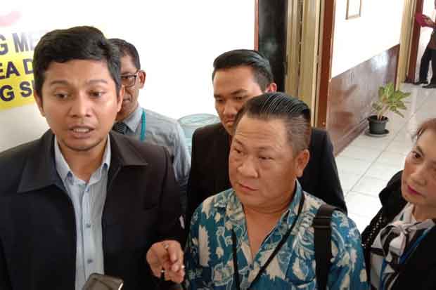 Tak Bisa Masuk Ruko,...