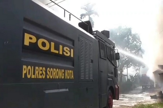 Ratusan Personel Gabungan...