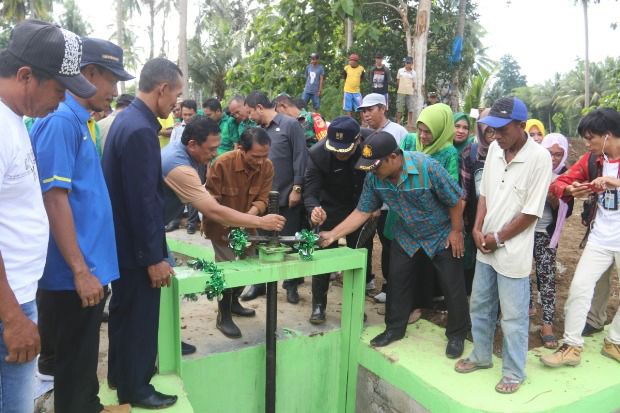 Bupati Nelson Resmikan...