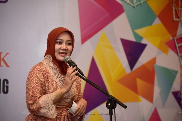 Buka Pameran Pelangi...