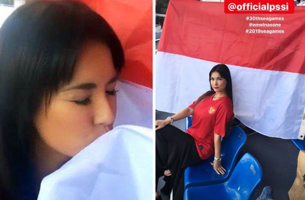 Maria Ozawa Cium Bendera...