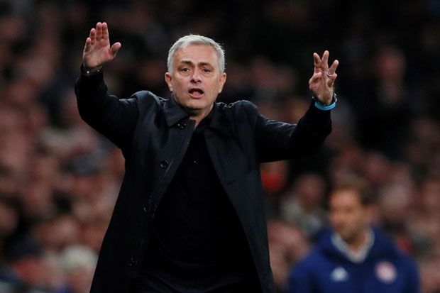 Unai Emery Dipecat,...