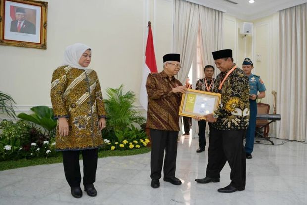 Pemprov Jabar Raih Penghargaan...