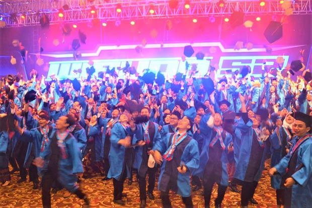 UBSI Mewisuda 6.833...