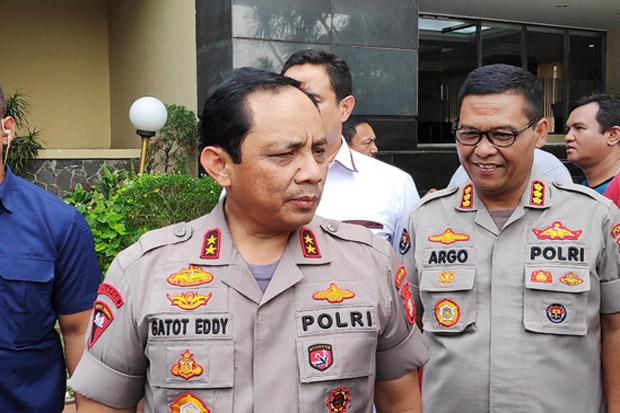 Jokowi Curhat Terjebak...