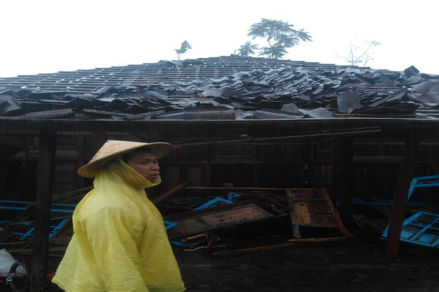 Puting Beliung Terjang...