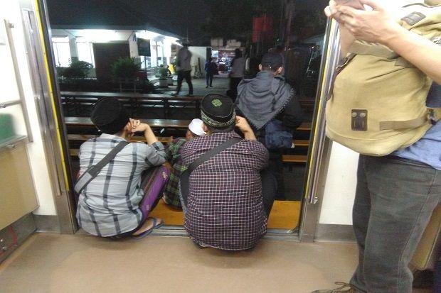 Warga Manggarai Tawuran...