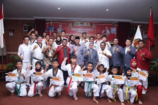 Syahrul Beri Apresiasi...