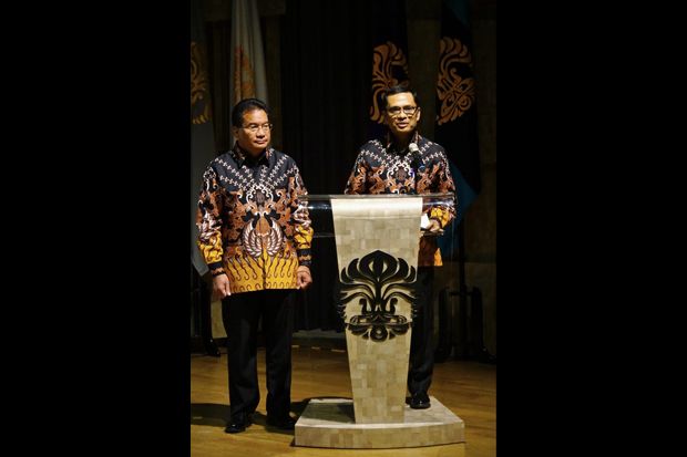 Besok, Profesor Ari...