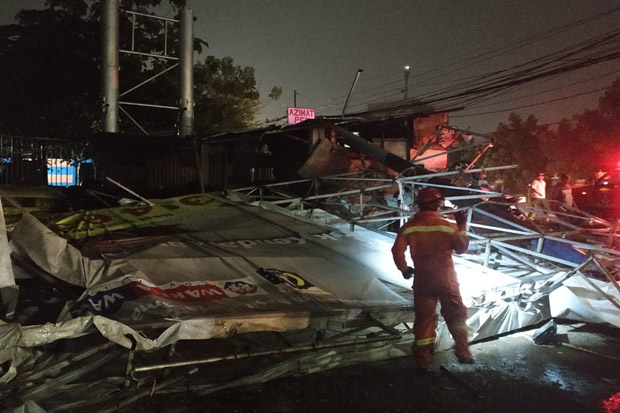 Hujan Deras Landa Jakarta,...