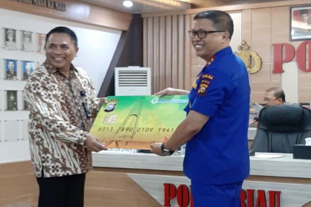 Bukopin Targetkan Fee...