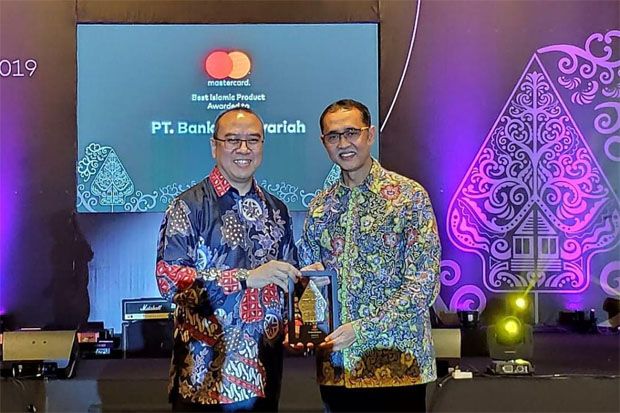 BNI Syariah Raih Penghargaan...