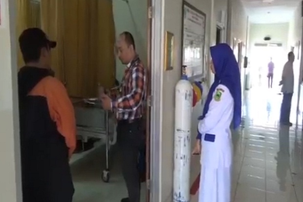 Tak Punya Biaya Berobat,...
