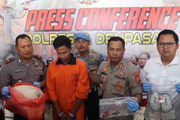 Pelaku Penusukan Cewek...