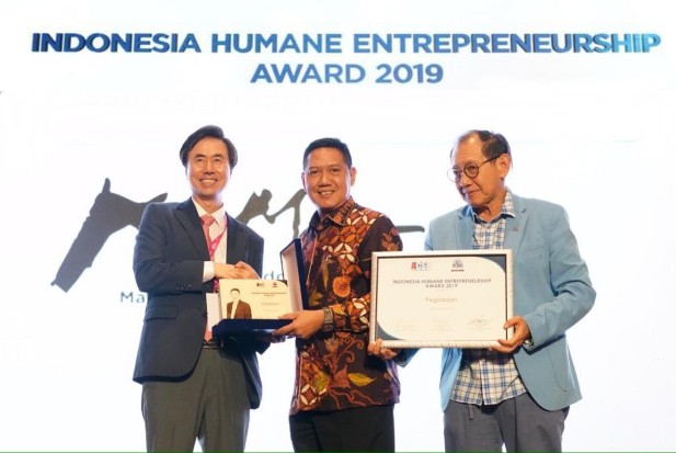 Pegadaian Peroleh Penghargaan...