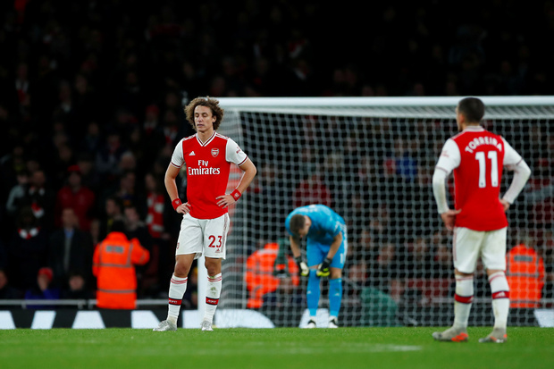 Curi Tiga Poin di Emirates,...