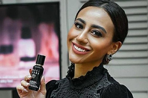Foundation dengan Bahan...