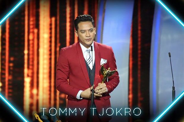 Tommy Tjokro Raih Piala...