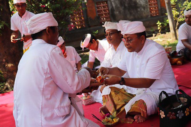 Wabup Sutjidra Hadiri...