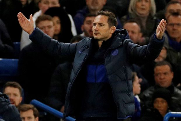 Everton Permalukan Chelsea,...
